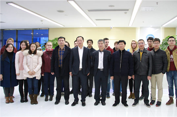 清华大学左剑恶教授携欧美留学生到6008集团官方网站集团交流学习