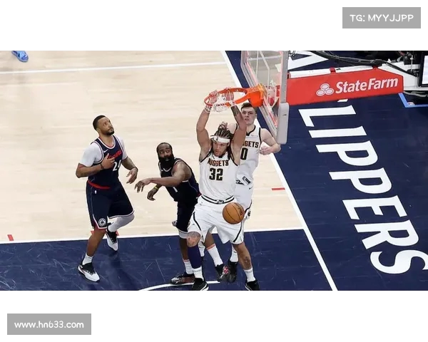 NBA十佳球回顾：年度最震撼瞬间与顶级球技的完美展示